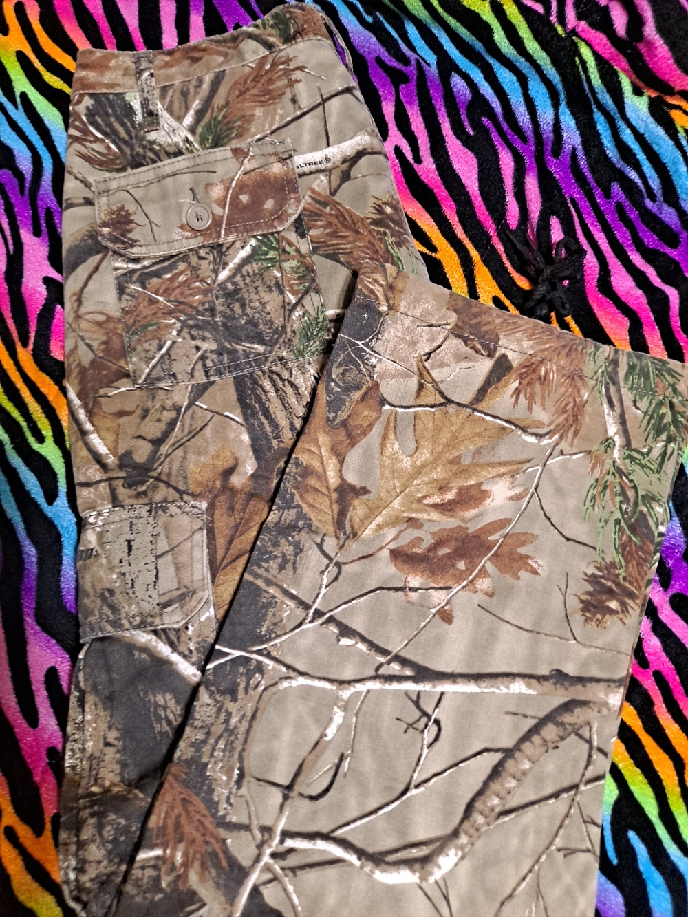 Womens Camo Cargo Bottoms - Brown/Green Realtree Style
